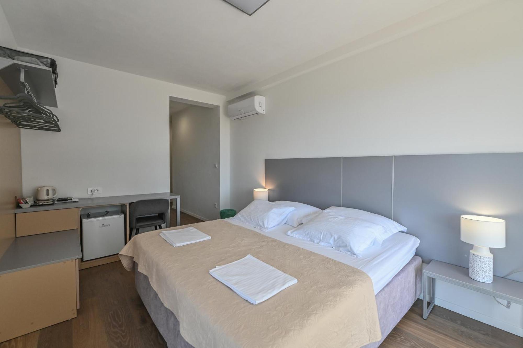 Villa Cala, Hotel Rooms&Apartments Novaglia Esterno foto