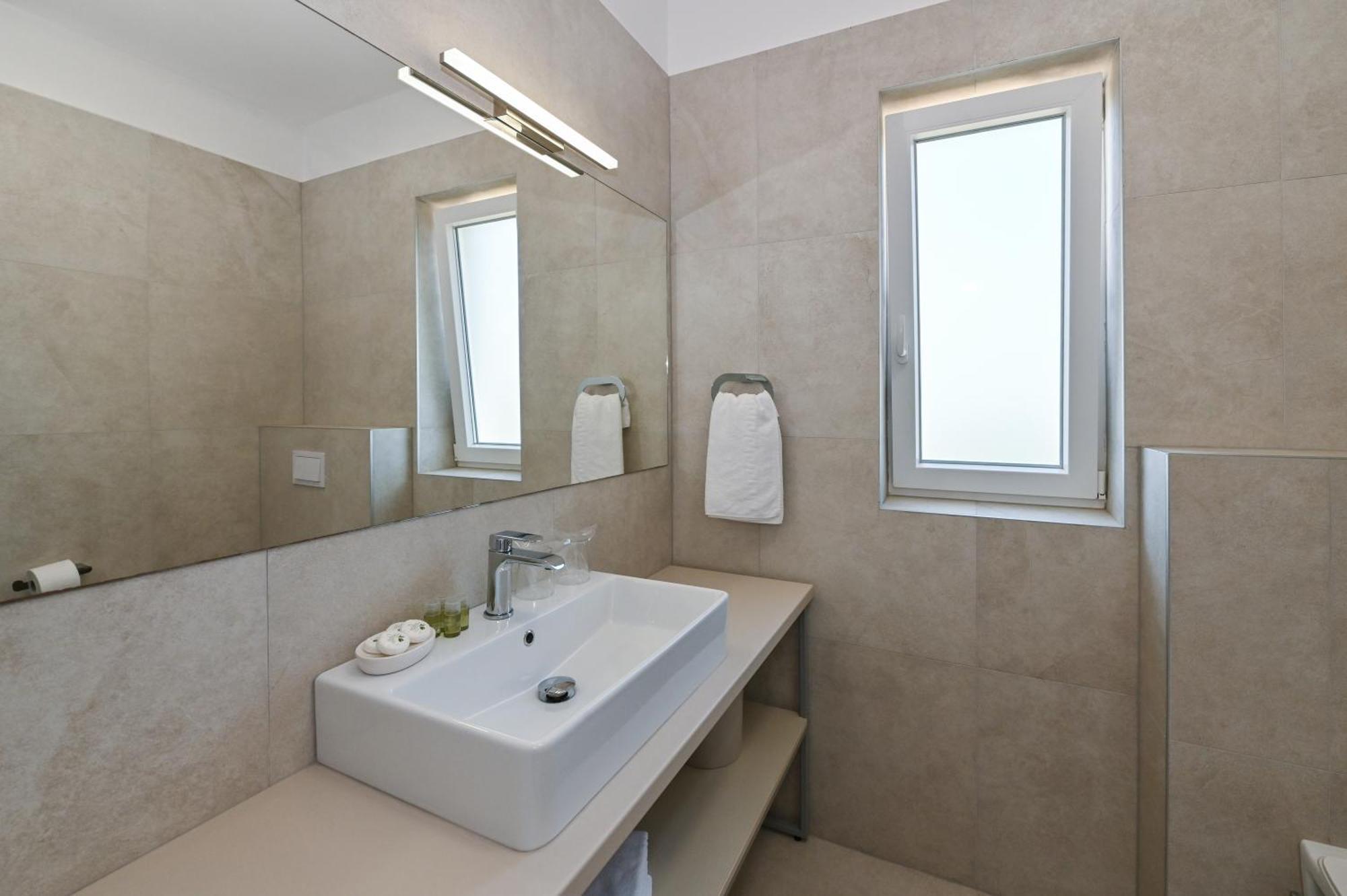 Villa Cala, Hotel Rooms&Apartments Novaglia Esterno foto
